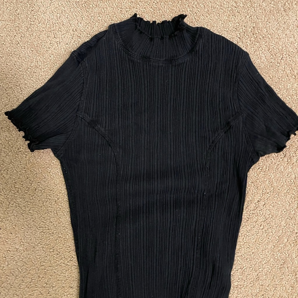 Ripped short sleeve